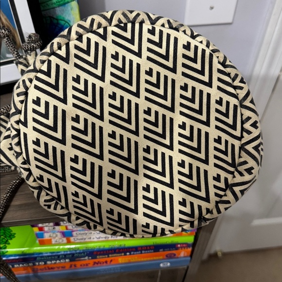 KAVU Bucket Bag - Picture 4 of 6